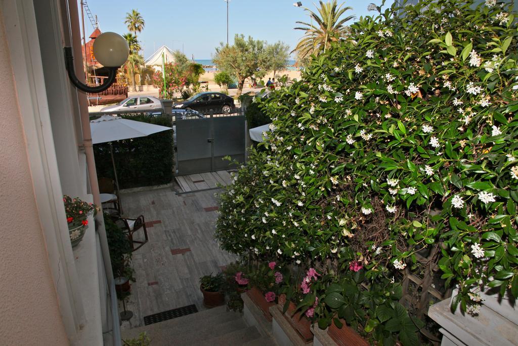 פסקרה Villa L'Aurora מראה חיצוני תמונה